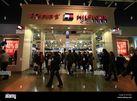 tommy hilfiger outlet.